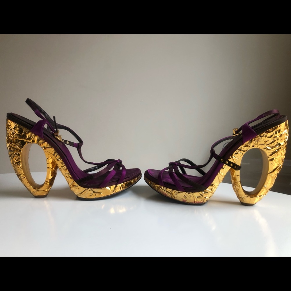 Louis VUITTON Shoes Sculpted Wedge Gold Pump